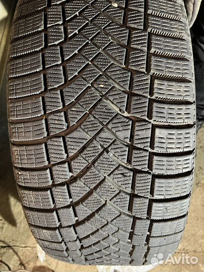 Pirelli Ice Zero FR 255/50 R19 107T