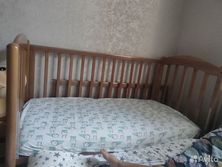 Кровать детская с матрасом