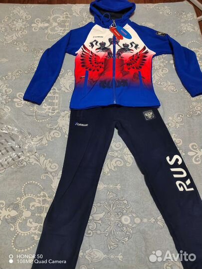Спортивный костюм