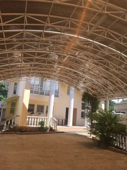 Дом 600 м² на участке 12 сот.