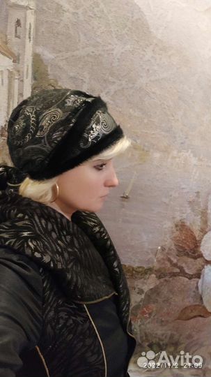 Берет/бандана, шапка зимняя.Меховые элементы,брошь