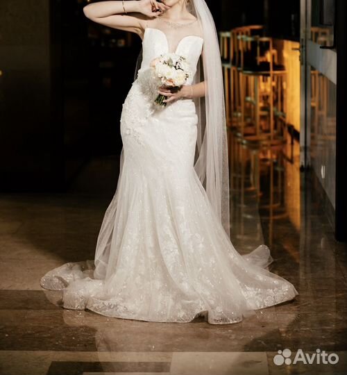 Свадебное платье очень красивое