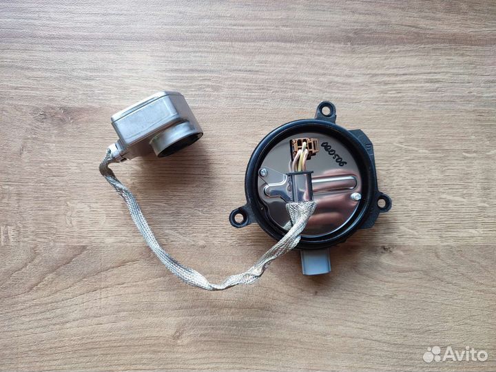 Блок розжига ксенона Nissan Infinity Subaru
