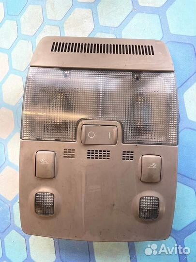 Плафон освещения салона 8e0951177