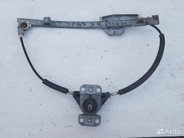 Стеклоподъёмник задний правый VW Passat B3