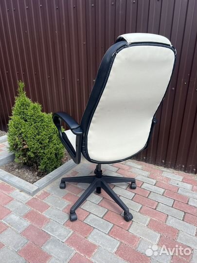 Компьютерное кресло