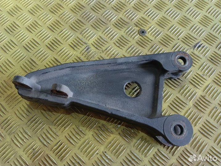 Кронштейн усилителя бампера правый Man Tga