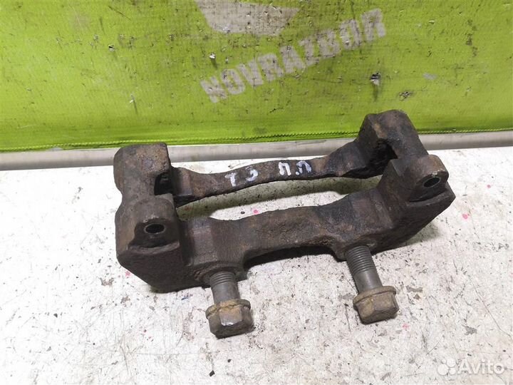 Скоба суппорта переднего Фольксваген Транспортер