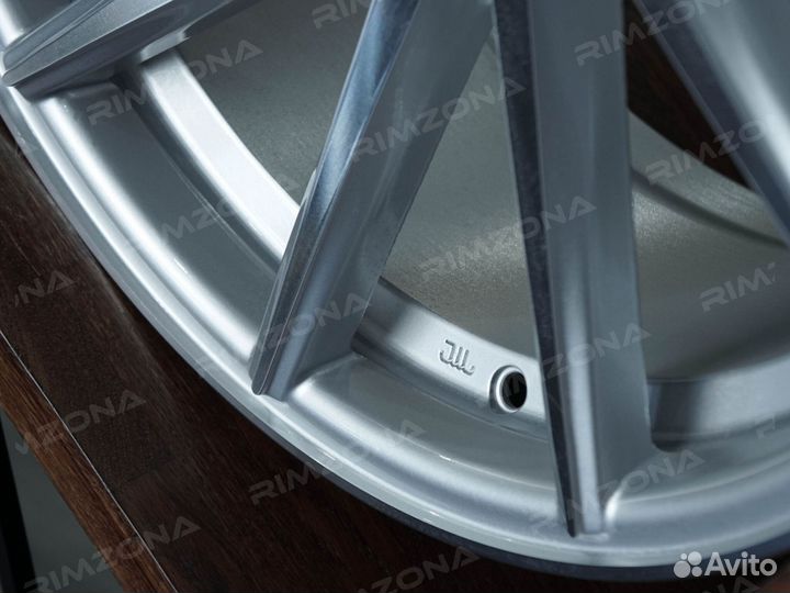 Литые диски R18 на BMW 1 Series. Арт1555