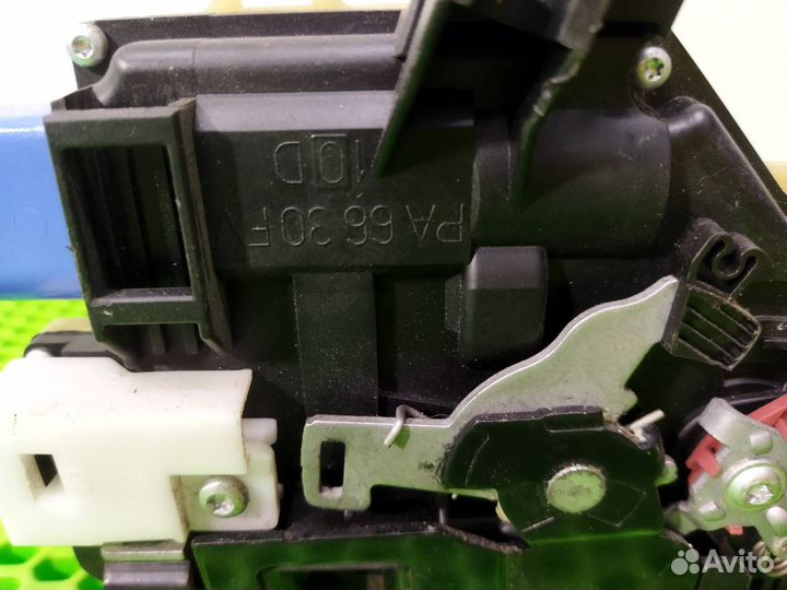 Замок двери передний правый Volkswagen Touareg 7L6