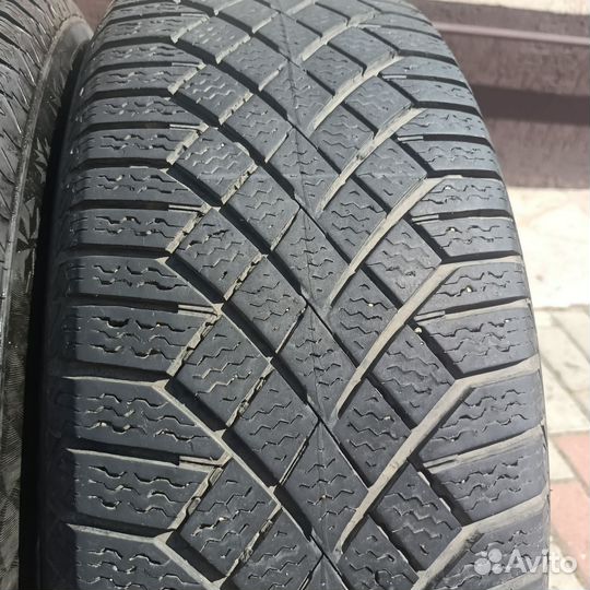 Continental ContiVikingContact 7 215/65 R17