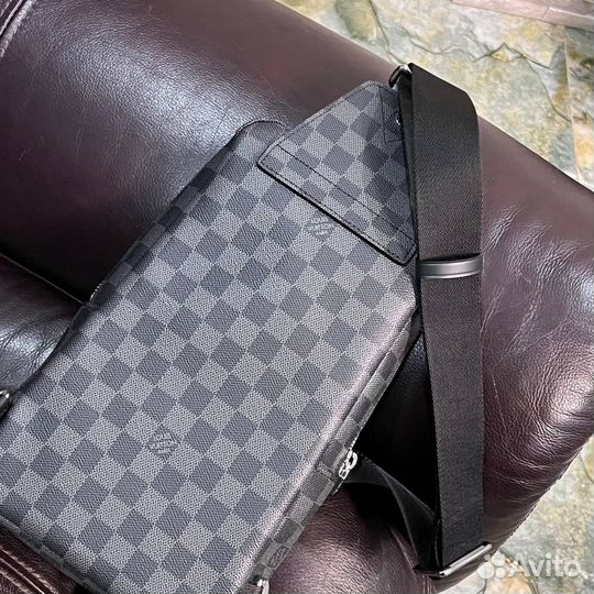 Louis Vuitton Avenue Sling Bag