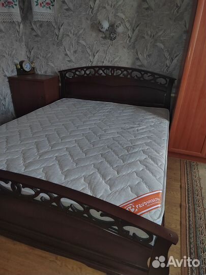 Кровать двухспальная