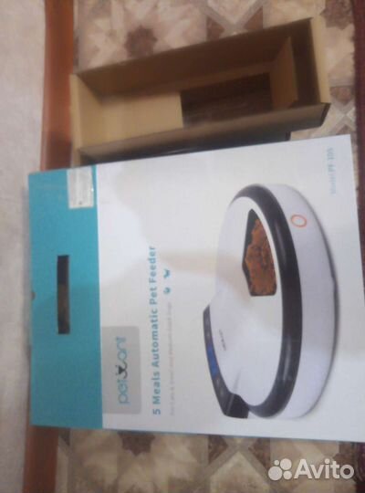 Автоматическая кормушка для кошек и собак