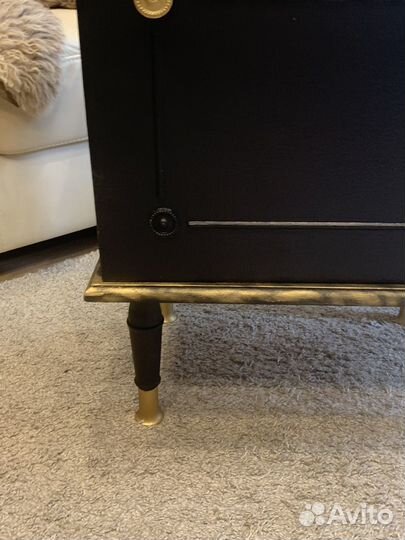 Тумбочка прикроватная