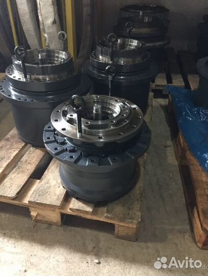 Редуктор хода Hitachi ZX120-3