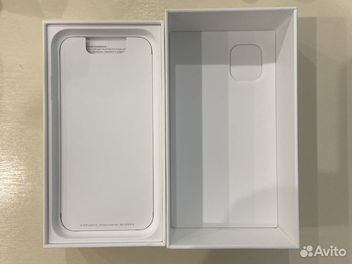 Коробка от iPhone 11