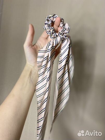 Новая резинка для волос розовая атласная