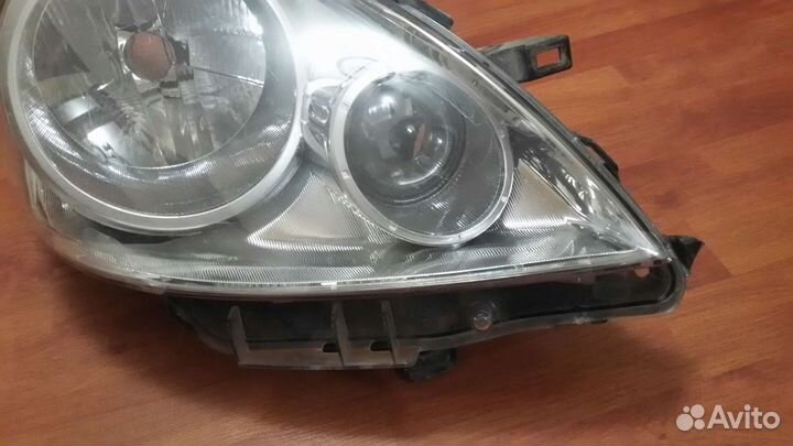 Фара правая на Nissan Note, на Ниссан Ноут