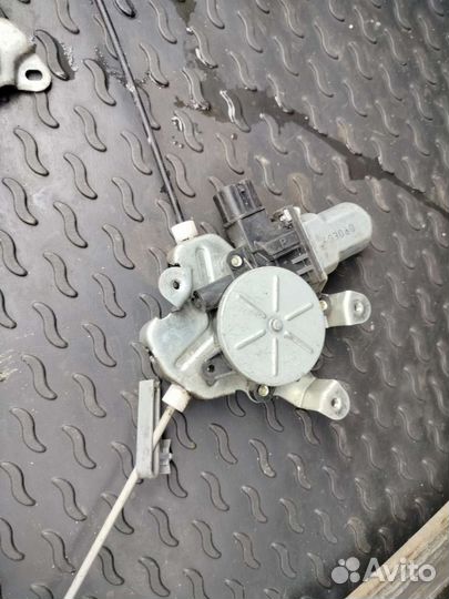 Стеклоподъемник на Mitsubishi lancer 9