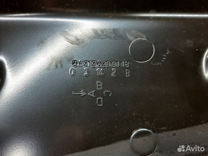 Крепление аккумулятора Mercedes-Benz E-Class W212