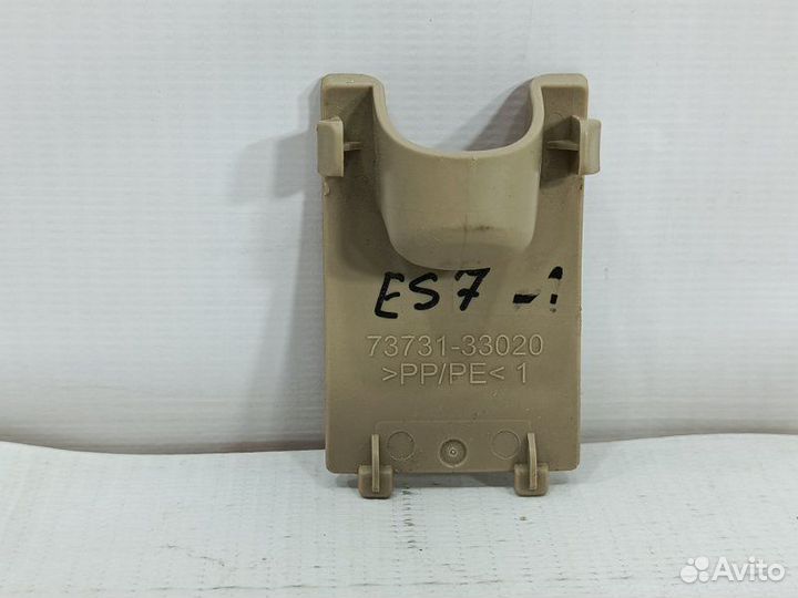 Заглушка дивана задняя Lexus Es 2018