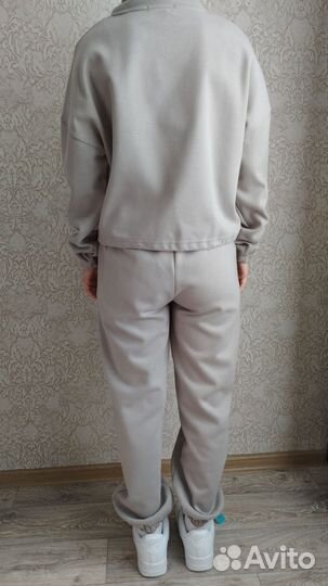 Спортивный костюм женский