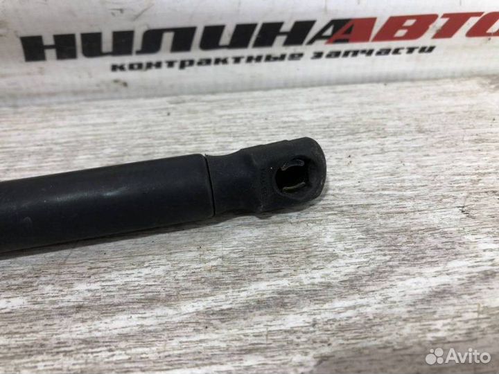 Амортизатор крышки багажника Mazda 3 Bk 1.6 2008