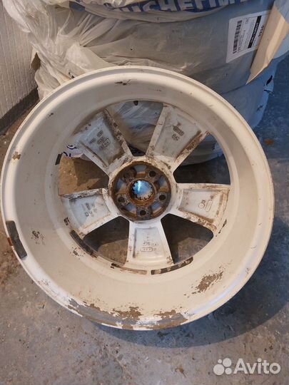 Продам литые диски на subaru