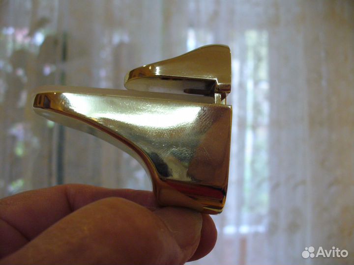 5 стеклянных полок с креплениями-новые