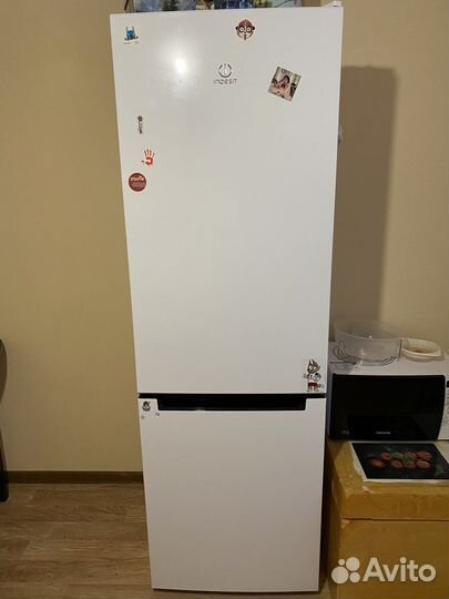 Холодильник Indesit DFN 18