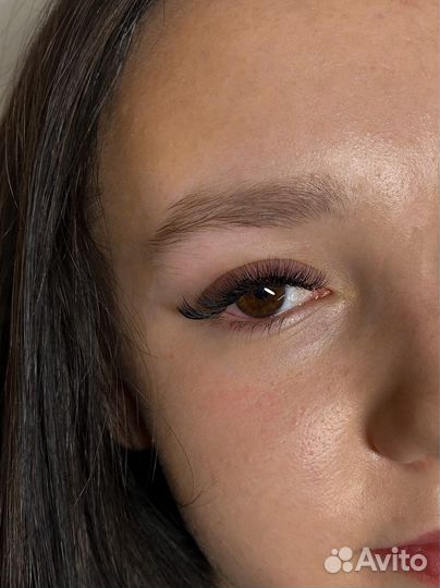 Модель на наращивание ресниц