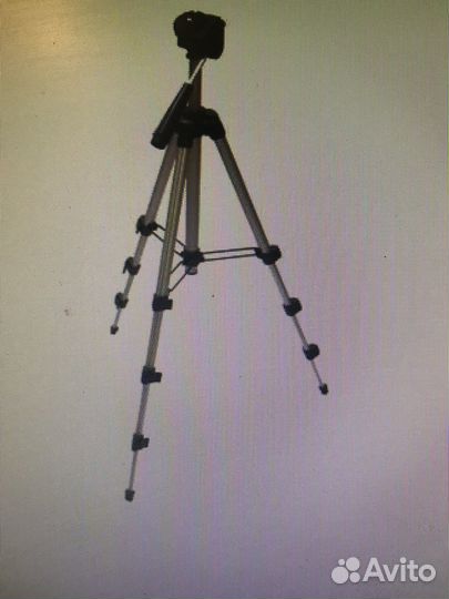 Штатив для фотокамеры нов, фотоэкспонометр б/у