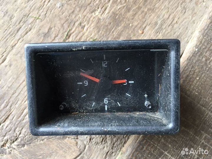 Часы в Вольву 460