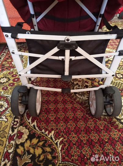 Прогулочная коляска трость