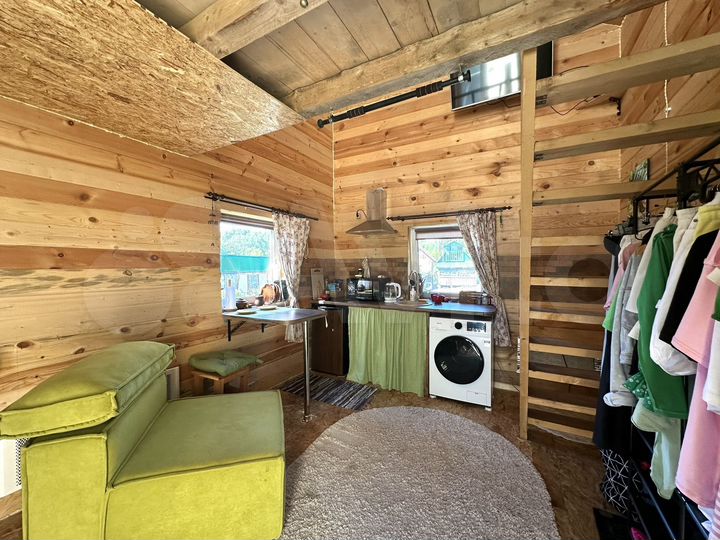 Дом 22,3 м² на участке 8 сот.