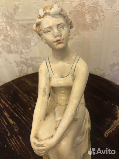 Девочка с книгой