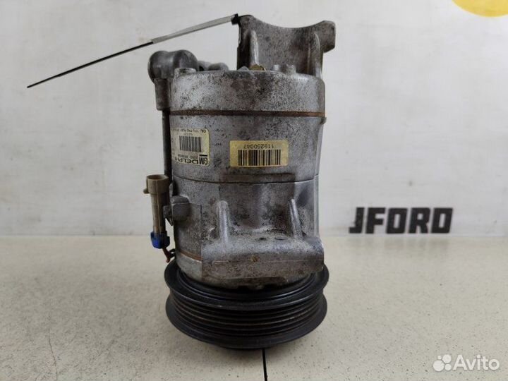 Компрессор кондиционера Chevrolet Cruze 1.6 F16D4