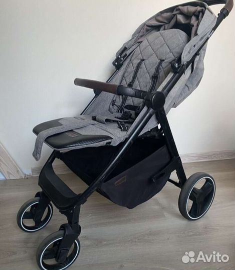 Прогулочная коляска capella bravo