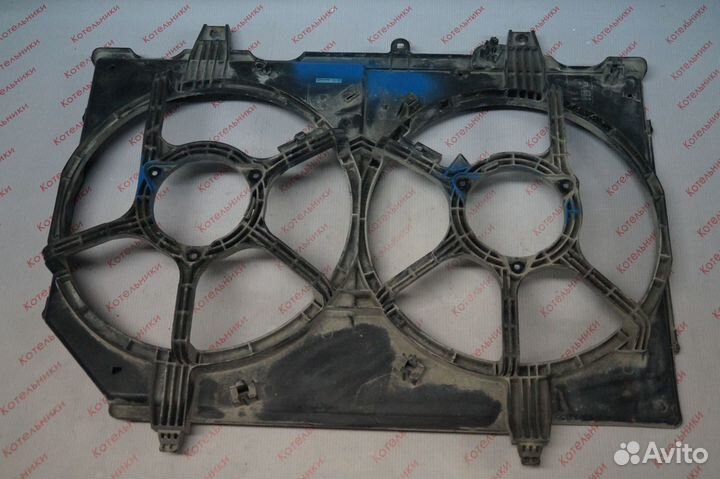 Nissan 21483-8H303 Диффузор вентиляторов