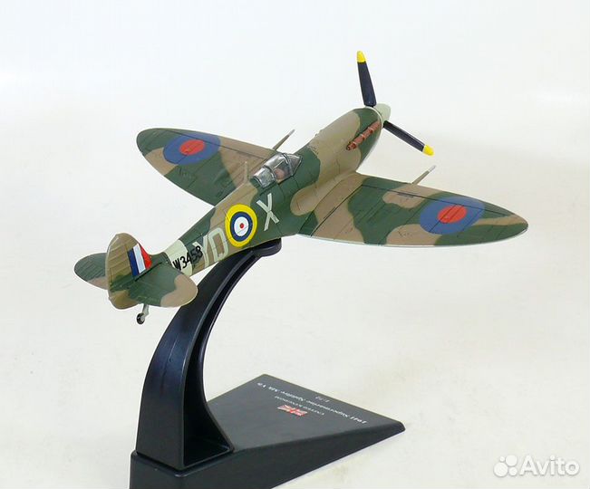 Модели самолетов 1-72, 1-100, В сборе, окрашены