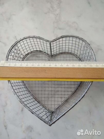 Корзиночка металлическая декоративная