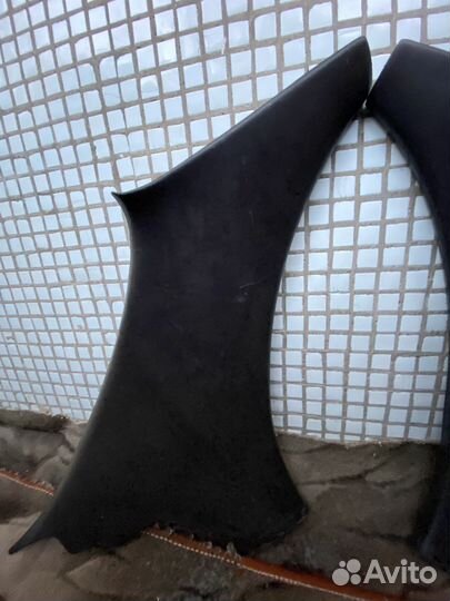 Накладка задней стойки Toyota Carina ED