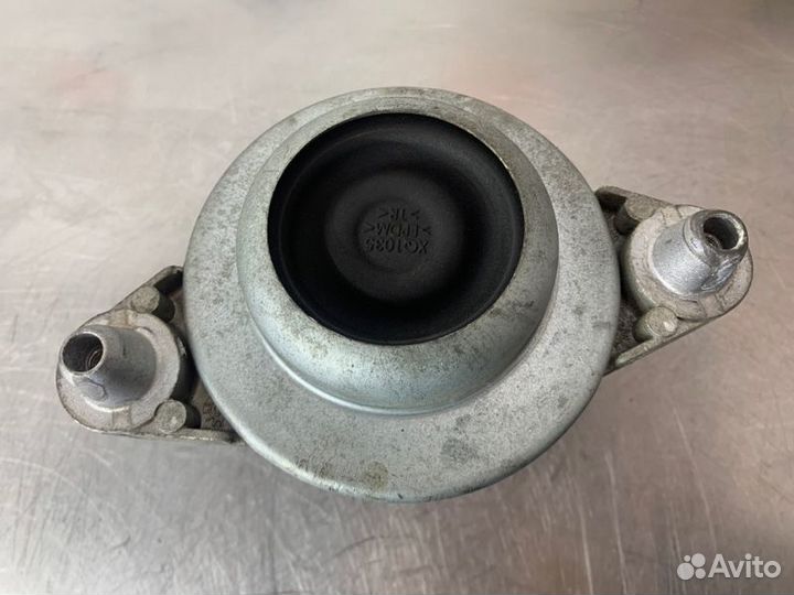 Подушка крепления двигателя правая Mercedes