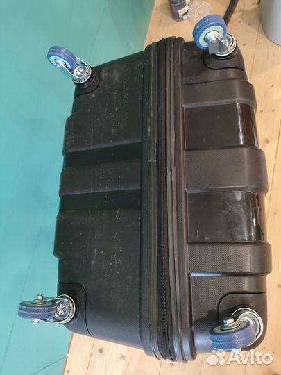 Чемодан на колесах большой