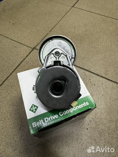 Натяжитель поликл. ремня с роликом Renault 1.9 dci