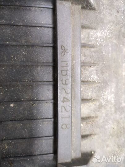 Корпус воздушного фильтра Mitsubishi Lancer 9, 200