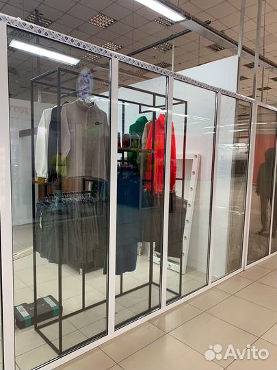 Торговое оборудование для магазина одежды
