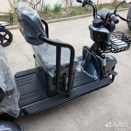 Трицикл 3х местный электрический грузовой