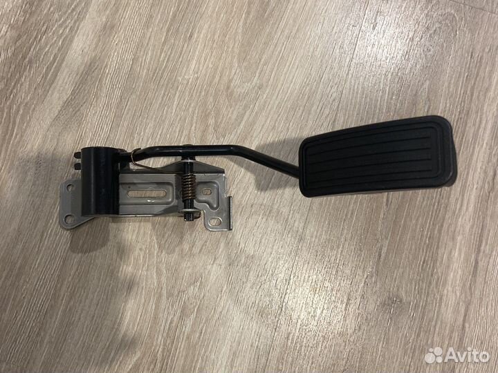 Педаль газа